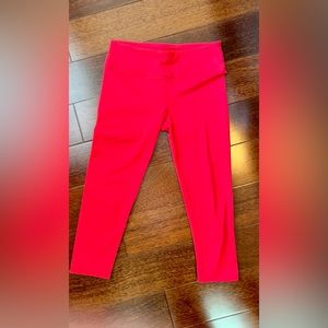 🔵 BOGO Fabletics Red 3/4 Leggings
